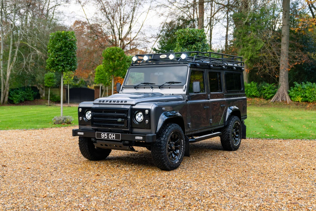 2015 Land Rover Defender 110 - Image 18 of 31