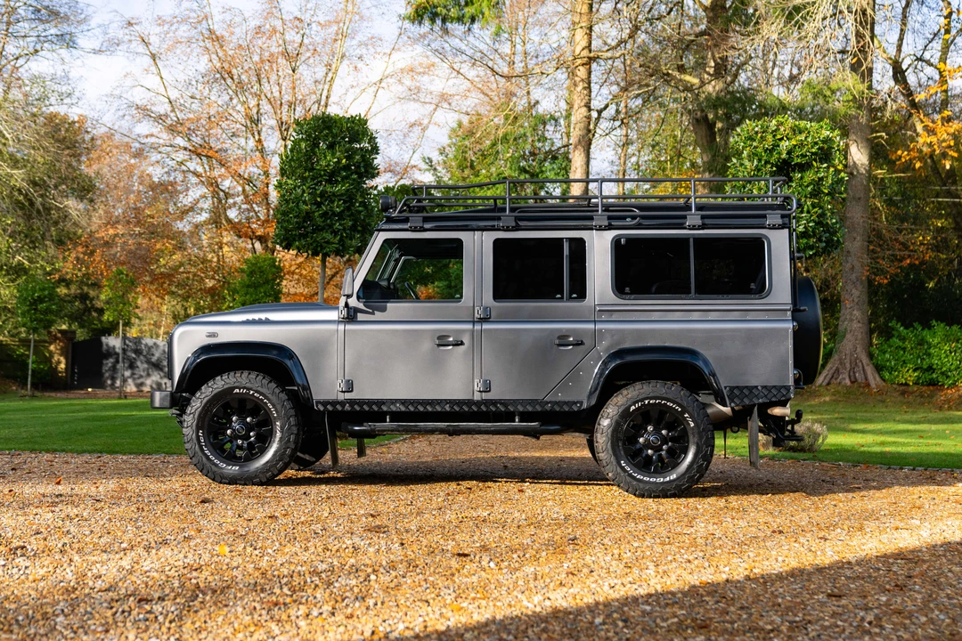 2015 Land Rover Defender 110 - Image 9 of 31