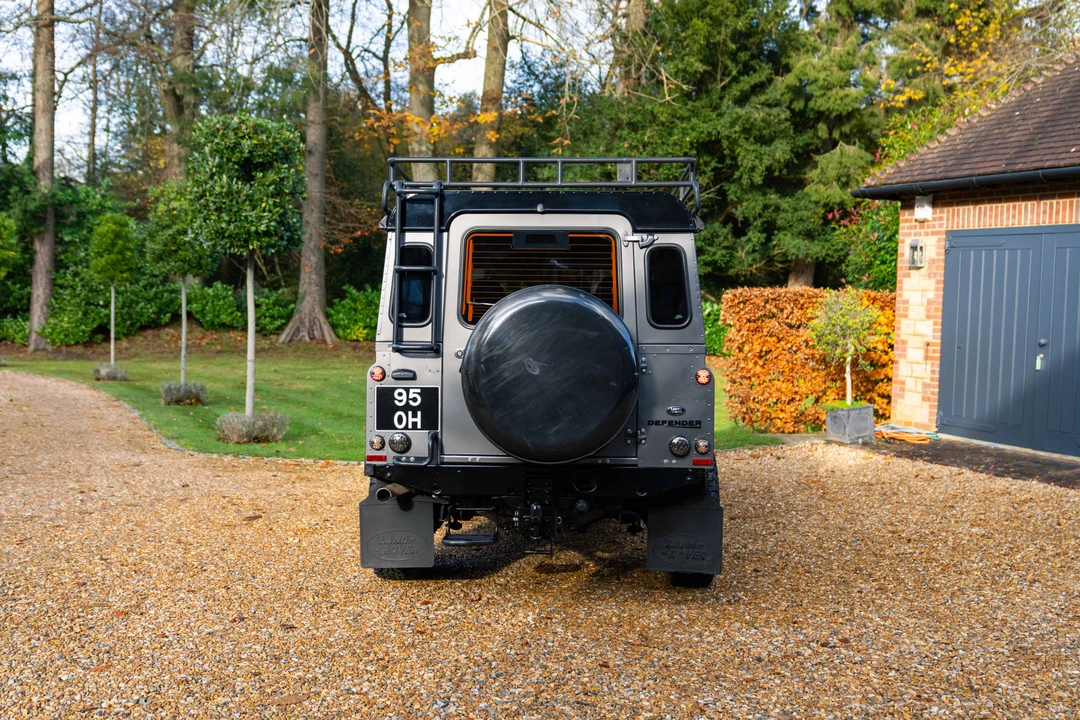 2015 Land Rover Defender 110 - Image 7 of 31
