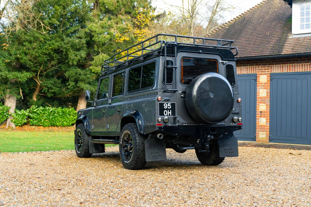 2015 Land Rover Defender 110 - Image 8 of 31