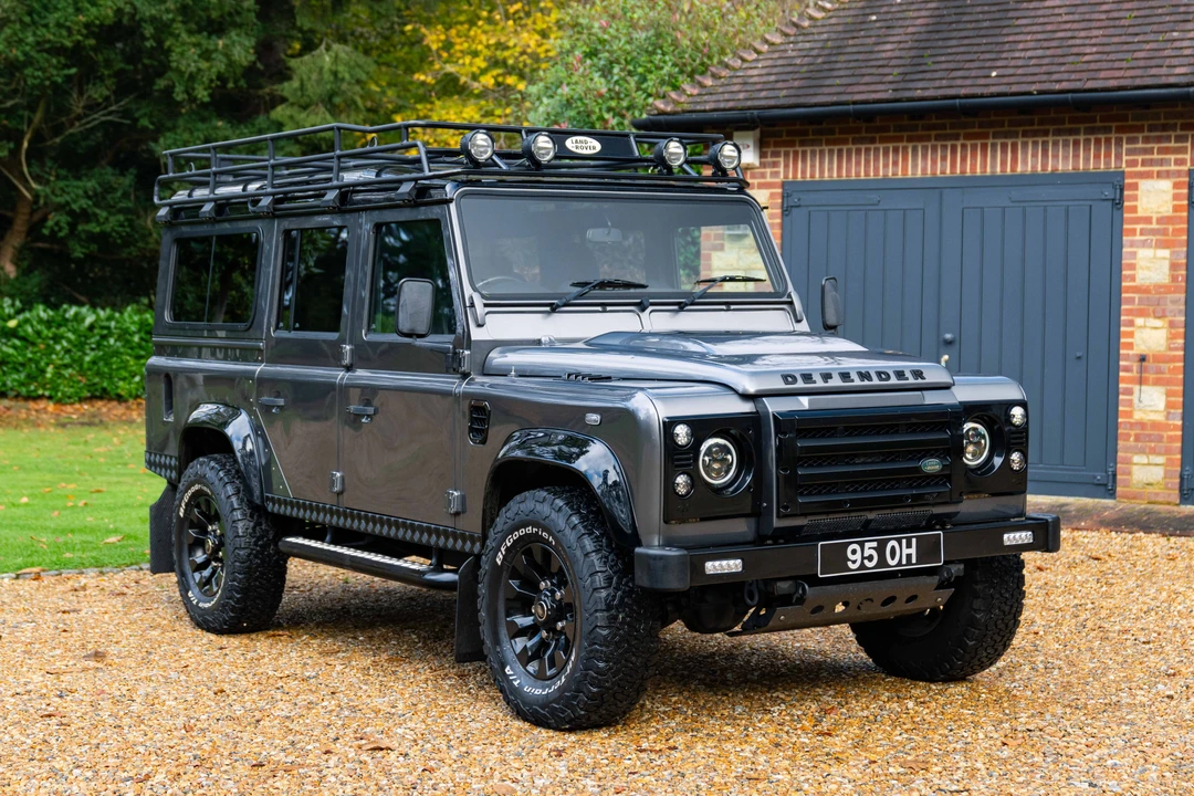 2015 Land Rover Defender 110 - Image 2 of 31