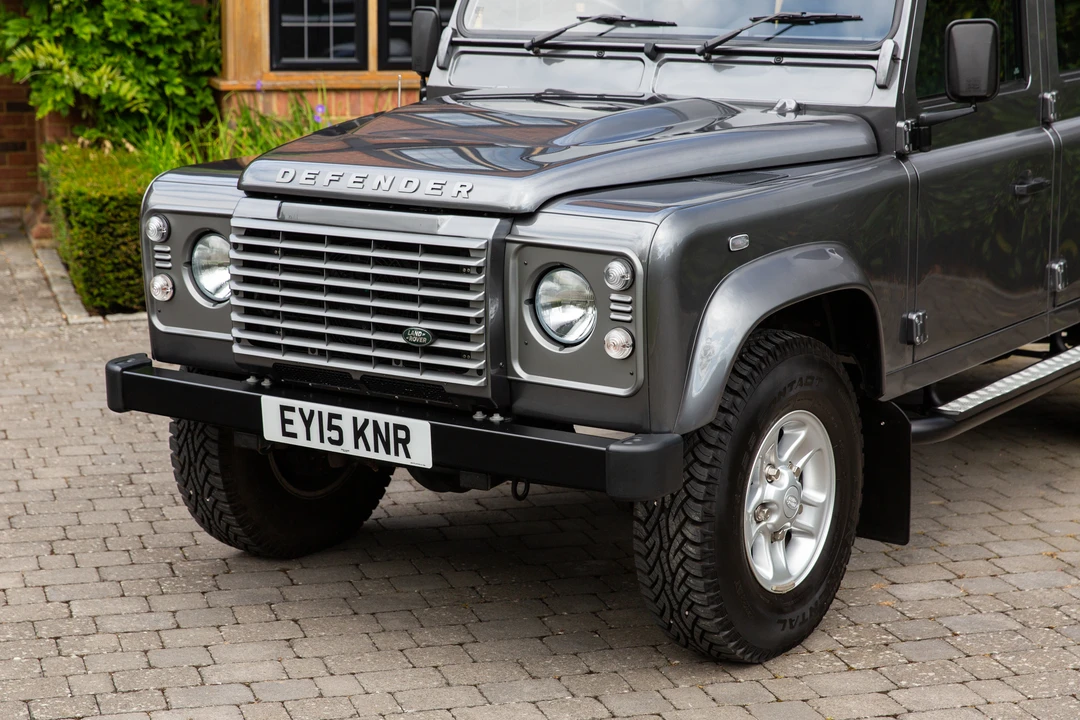 2015 Land Rover Defender 110 - Image 12 of 31