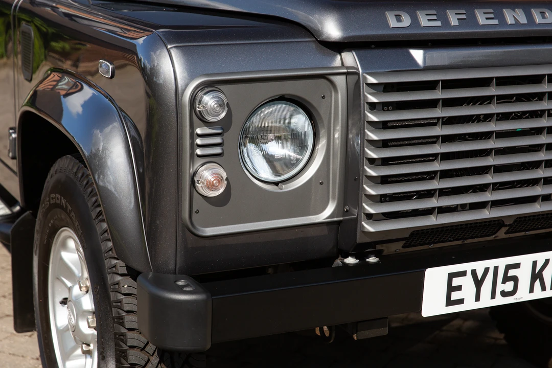 2015 Land Rover Defender 110 - Image 20 of 31