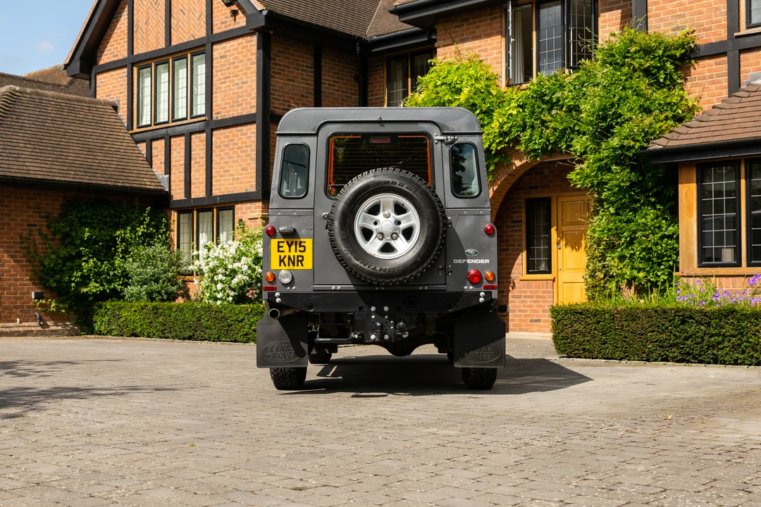 2015 Land Rover Defender 110 - Image 6 of 31