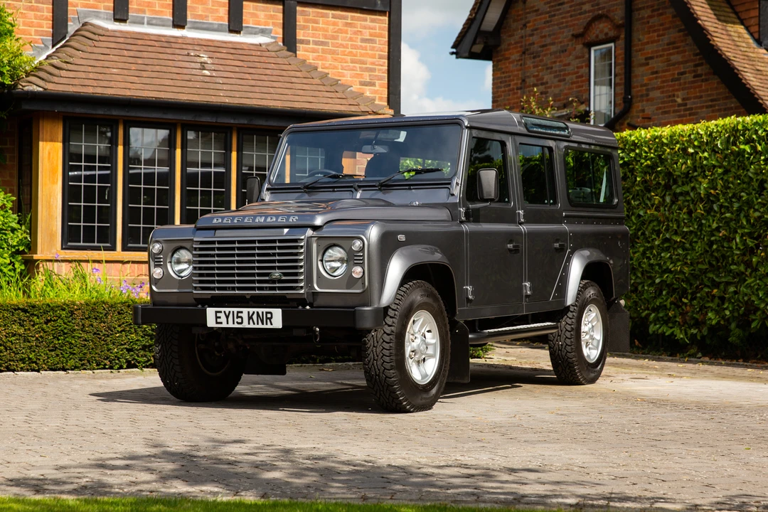 2015 Land Rover Defender 110 - Image 9 of 31