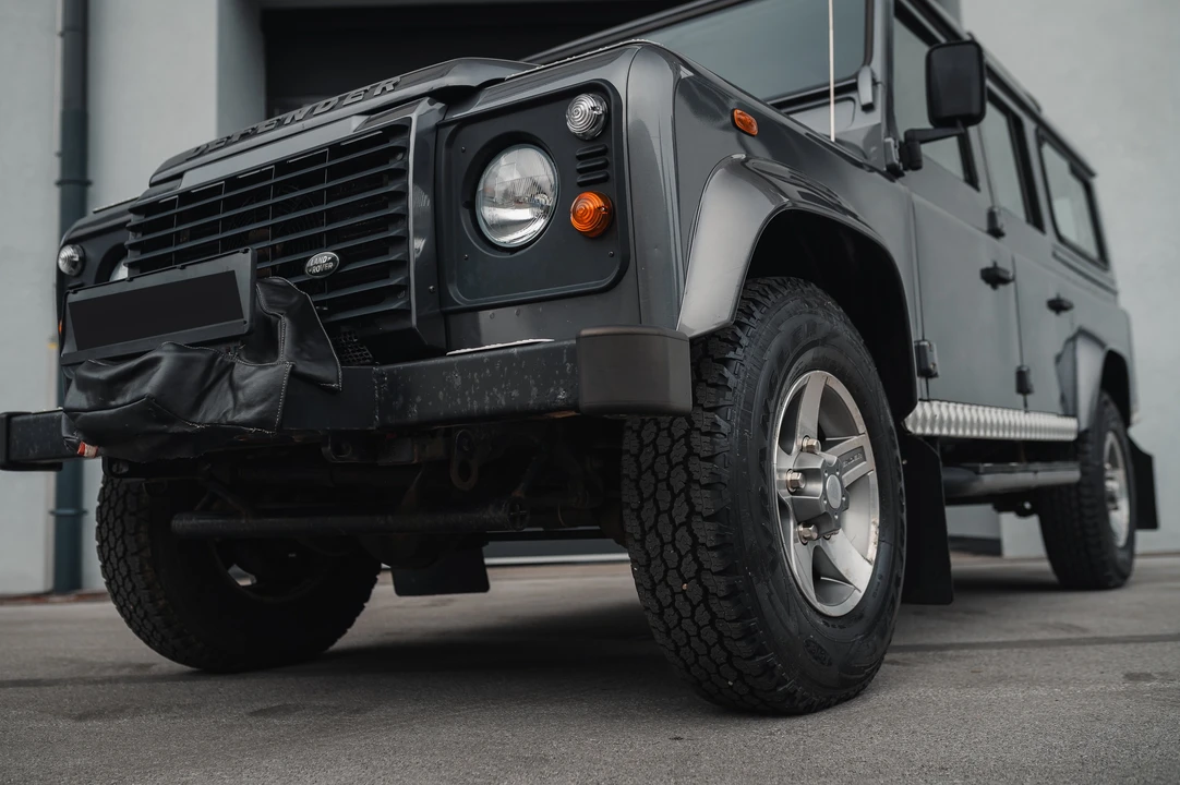 2015 Land Rover Defender 110 - Image 12 of 31