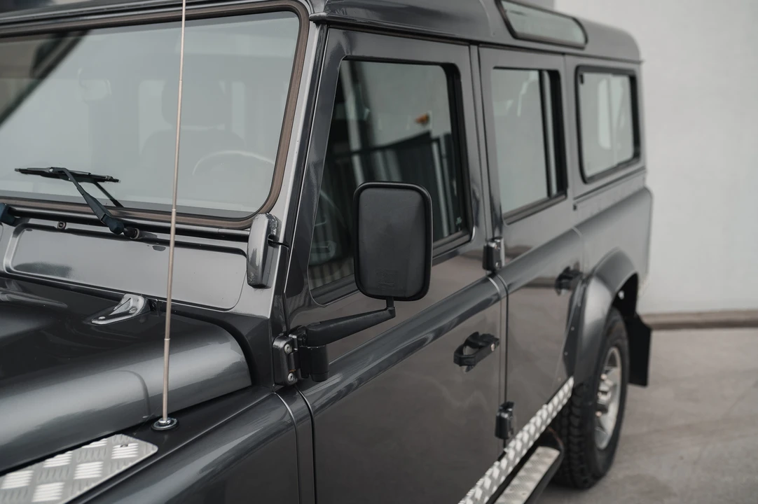 2015 Land Rover Defender 110 - Image 16 of 31