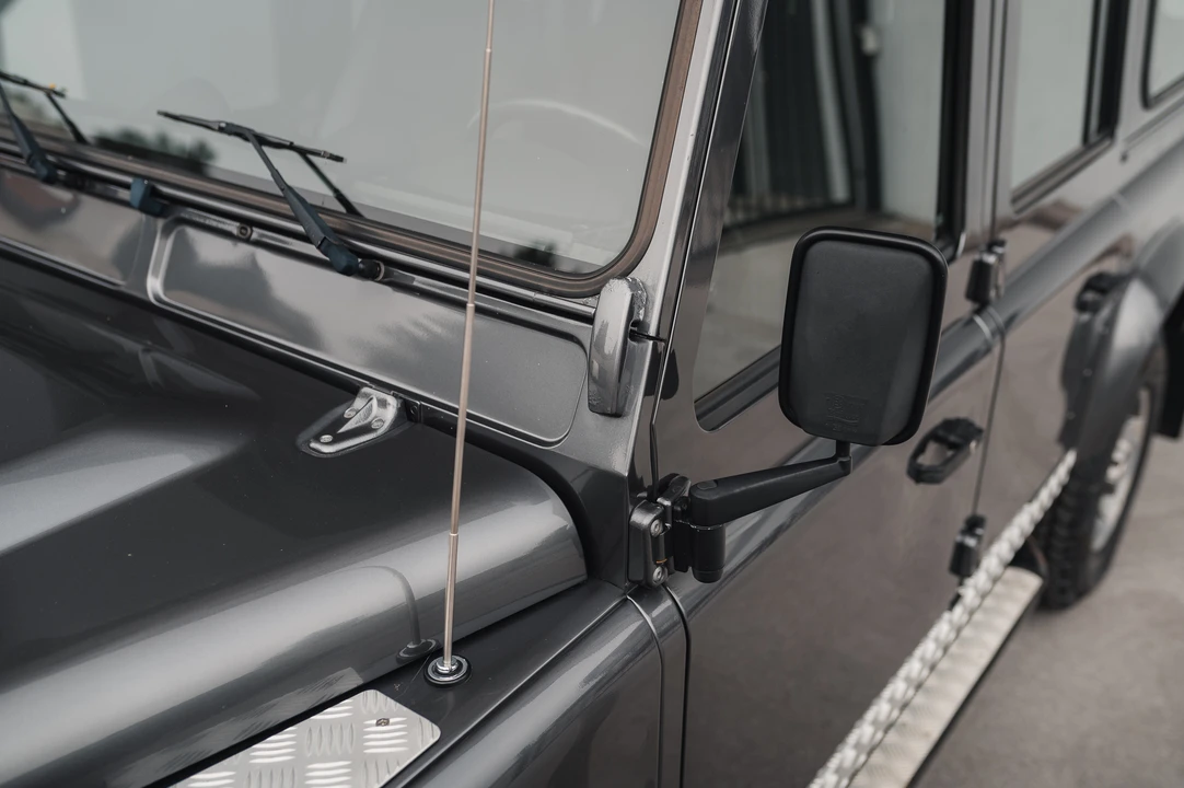 2015 Land Rover Defender 110 - Image 19 of 31