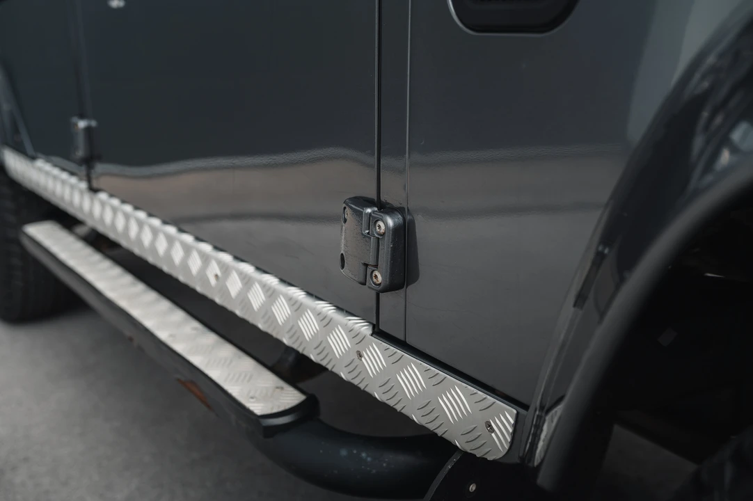 2015 Land Rover Defender 110 - Image 23 of 31