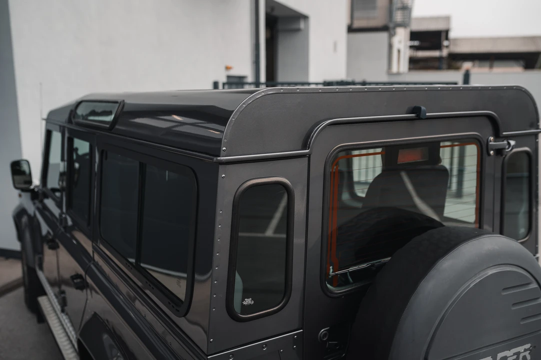 2015 Land Rover Defender 110 - Image 29 of 31