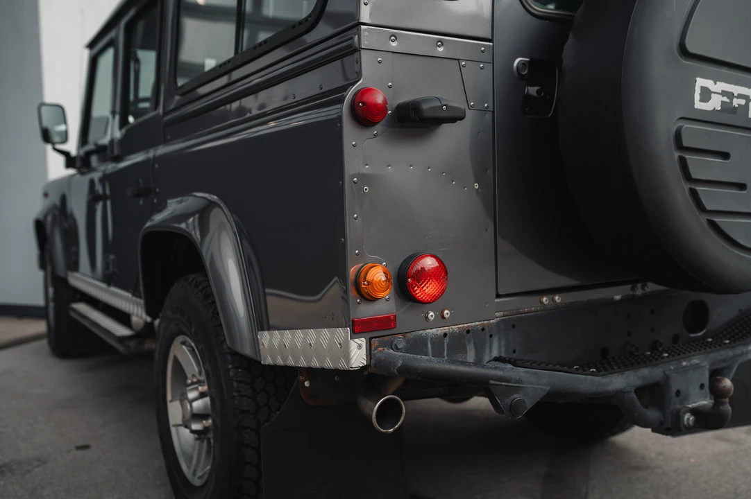 2015 Land Rover Defender 110 - Image 30 of 31
