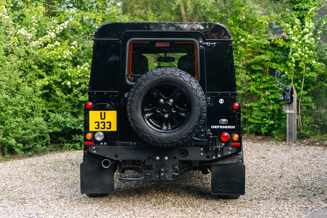 2015 Land Rover Defender 110 - Image 6 of 31