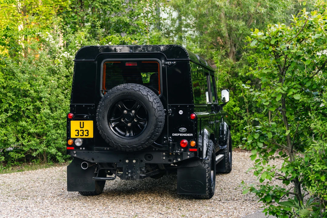 2015 Land Rover Defender 110 - Image 10 of 31