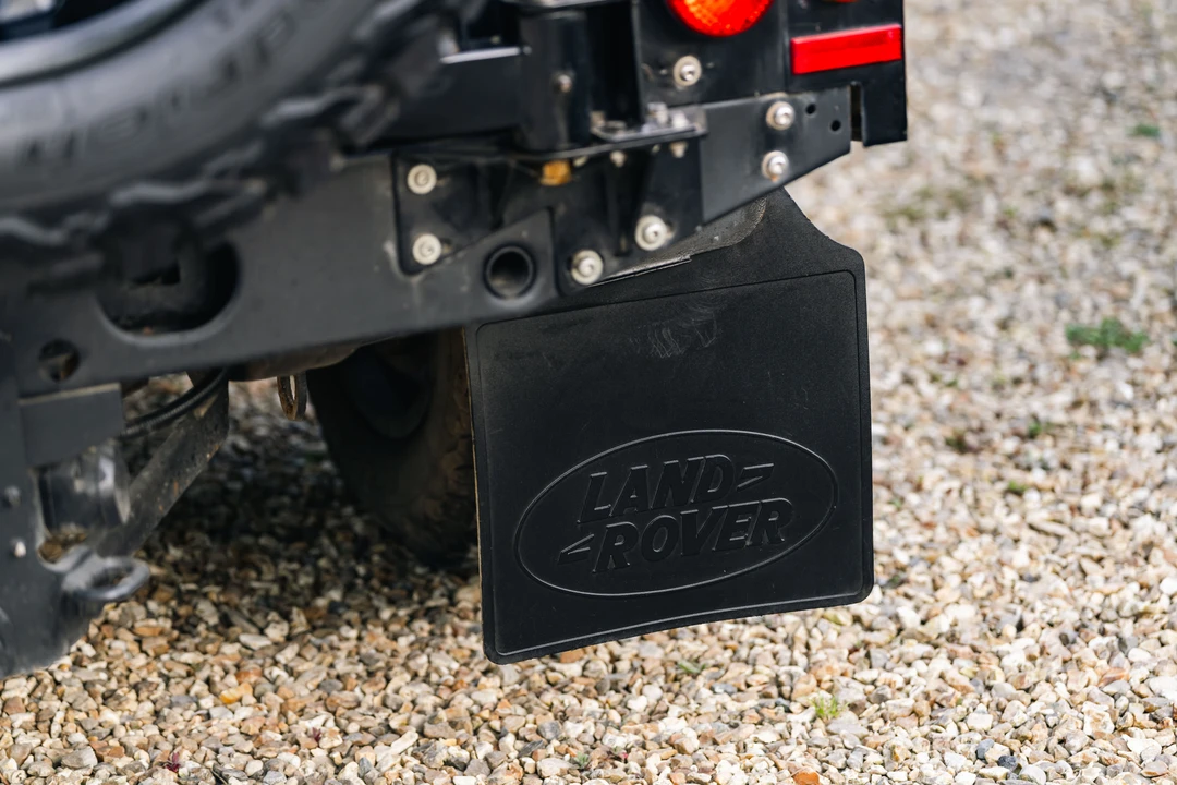 2015 Land Rover Defender 110 - Image 18 of 31