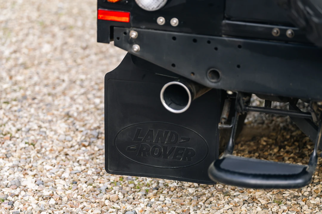 2015 Land Rover Defender 110 - Image 19 of 31