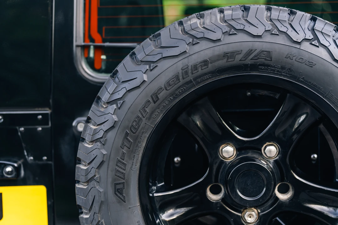 2015 Land Rover Defender 110 - Image 25 of 31