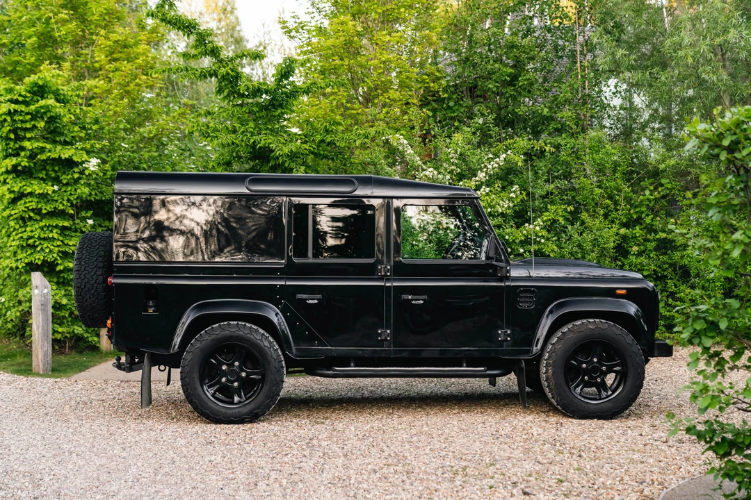 2015 Land Rover Defender 110 - Image 4 of 31