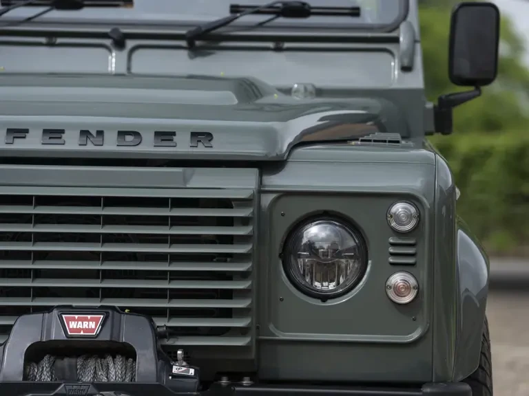 2015 Land Rover Defender 110 - Image 27 of 31