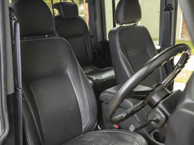 2015 Land Rover Defender 110 - Image 13 of 31