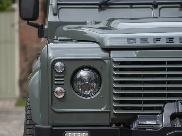 2015 Land Rover Defender 110 - Image 26 of 31