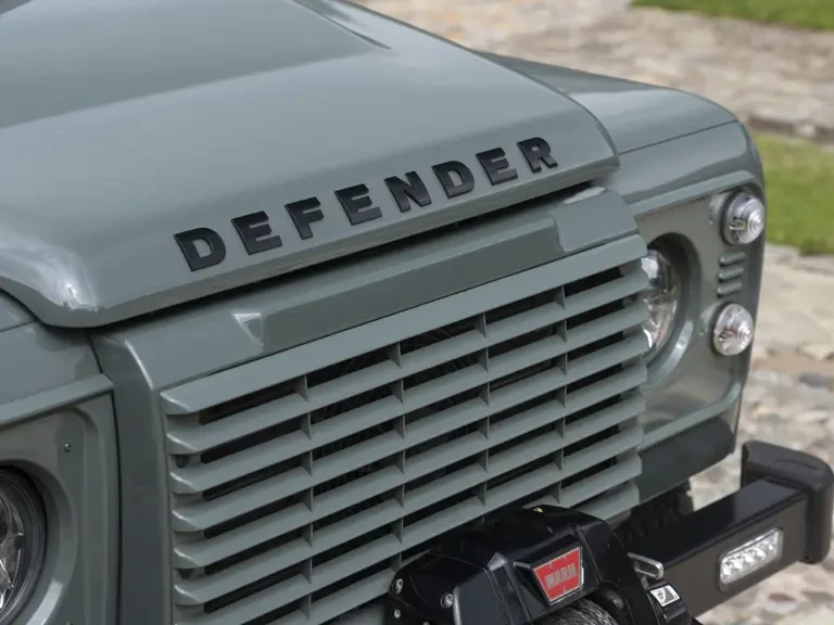 2015 Land Rover Defender 110 - Image 7 of 31
