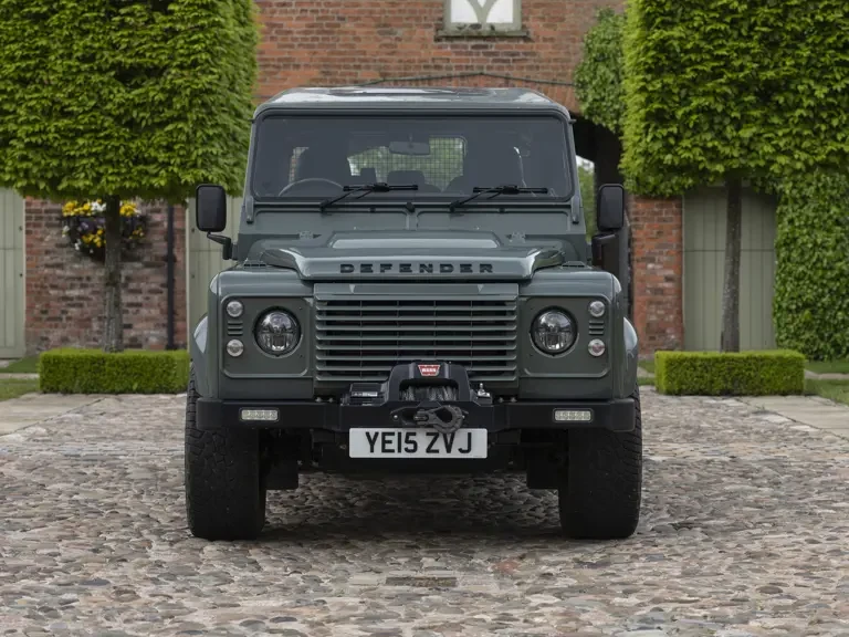 2015 Land Rover Defender 110 - Image 8 of 31
