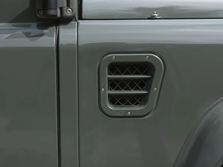 2015 Land Rover Defender 110 - Image 30 of 31
