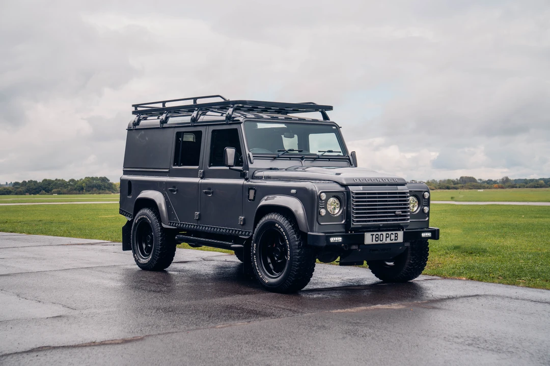 2015 Land Rover Defender 110 - Image 11 of 31