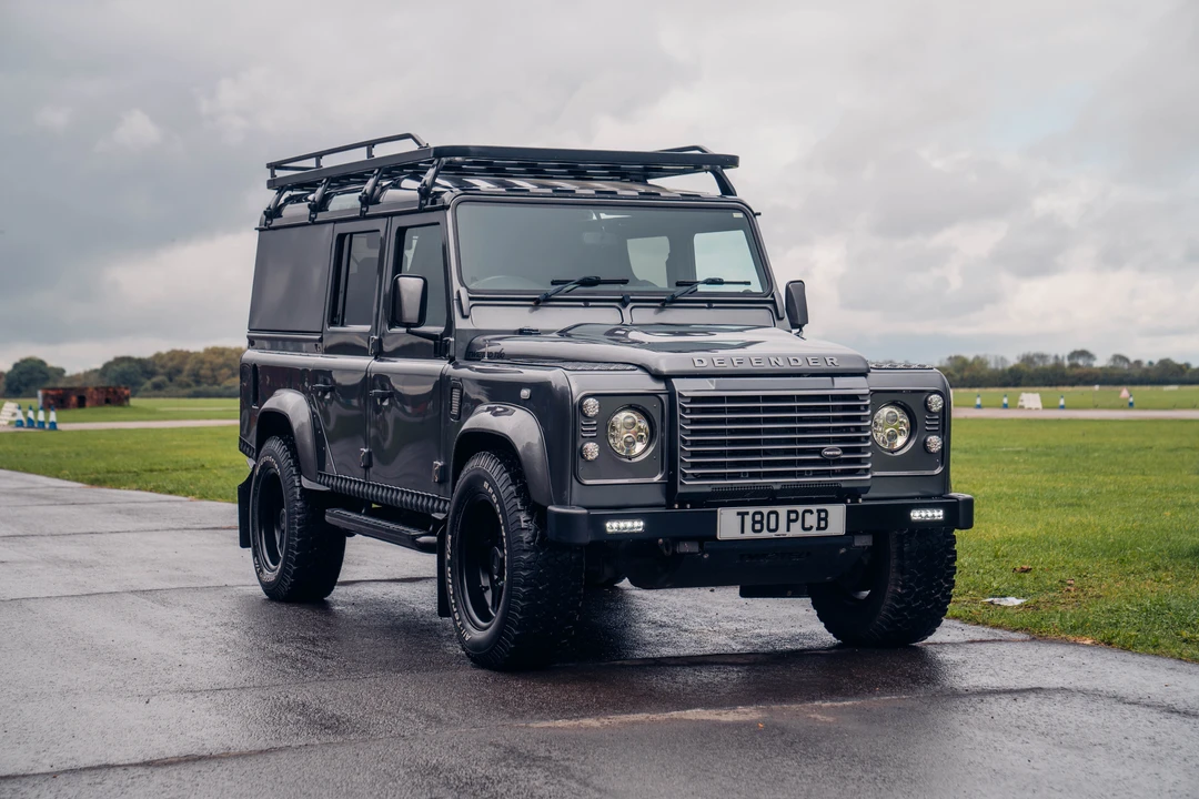 2015 Land Rover Defender 110 - Image 18 of 31
