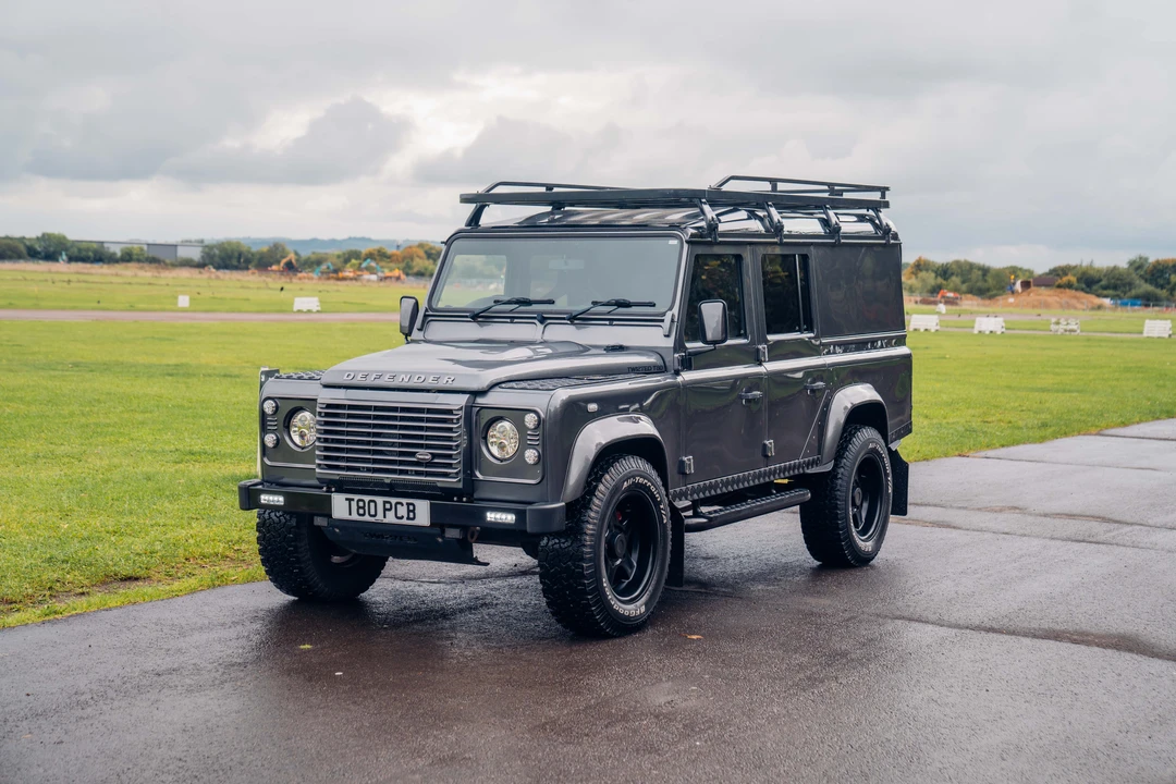 2015 Land Rover Defender 110 - Image 25 of 31