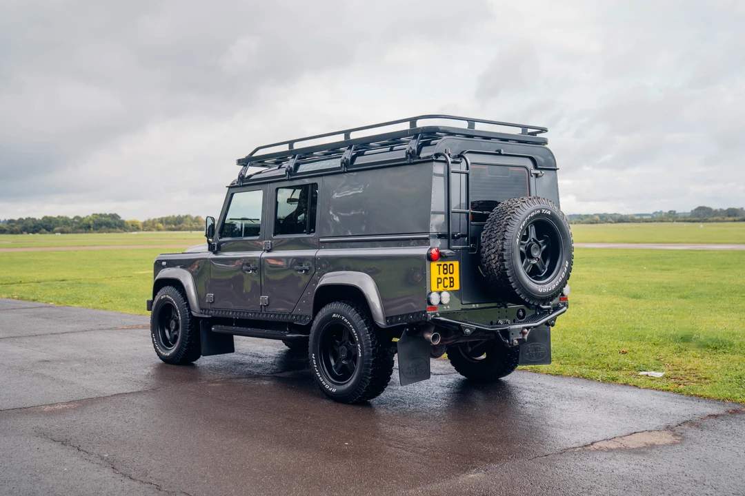 2015 Land Rover Defender 110 - Image 7 of 31