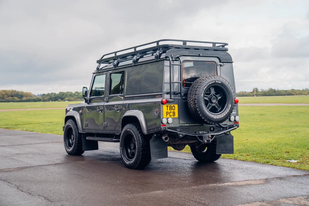 2015 Land Rover Defender 110 - Image 15 of 31