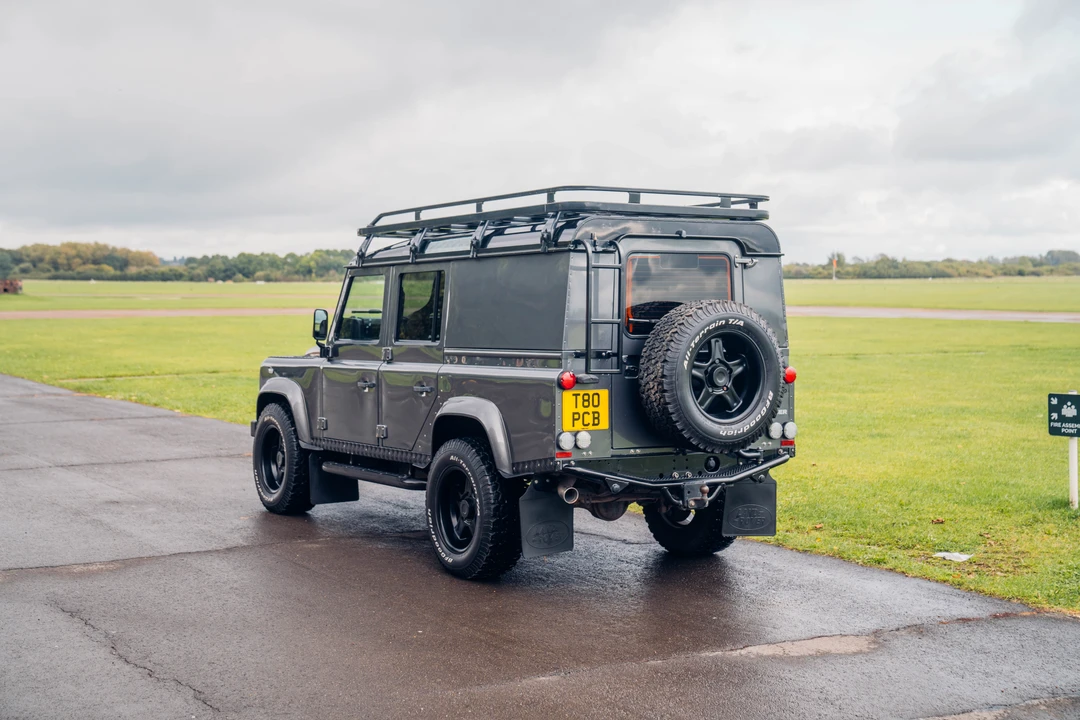 2015 Land Rover Defender 110 - Image 24 of 31
