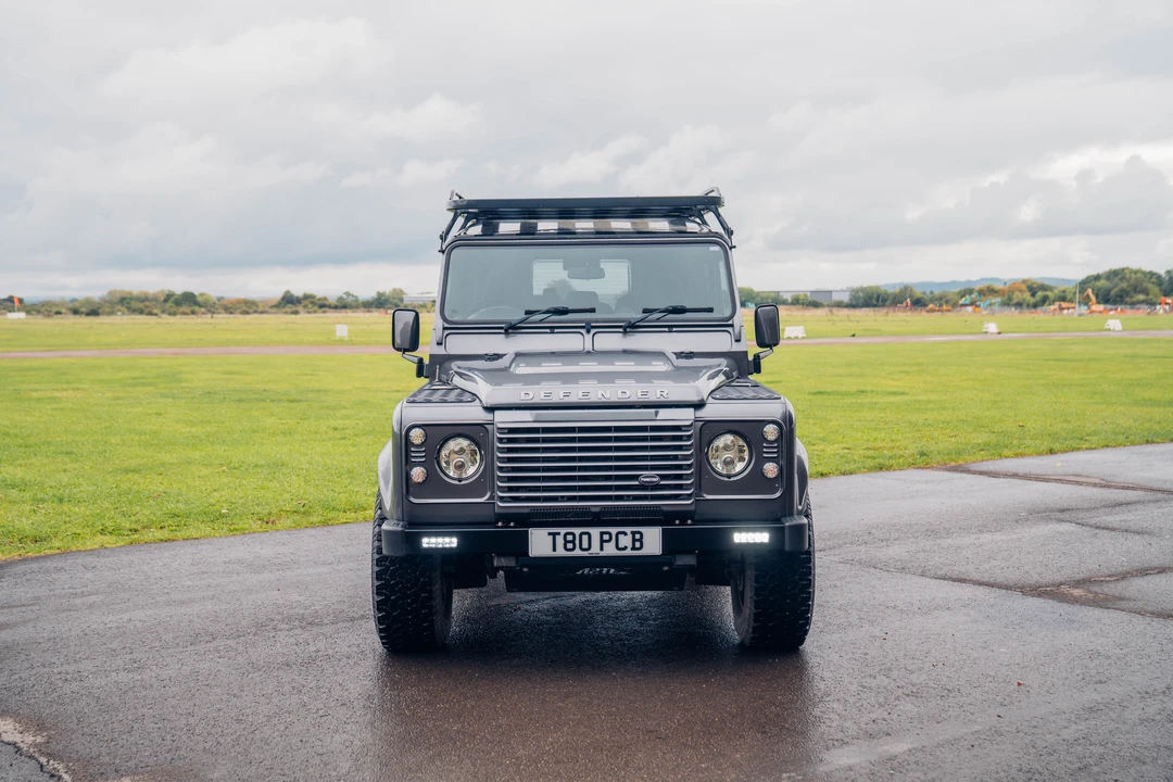 2015 Land Rover Defender 110 - Image 10 of 31