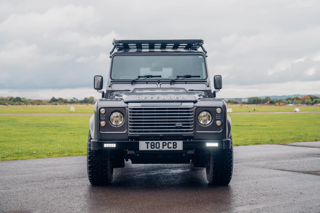 2015 Land Rover Defender 110 - Image 2 of 31