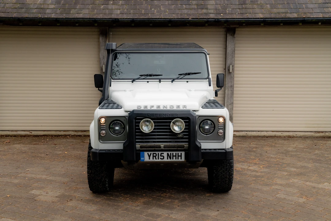 2015 Land Rover Defender 110 - Image 2 of 31