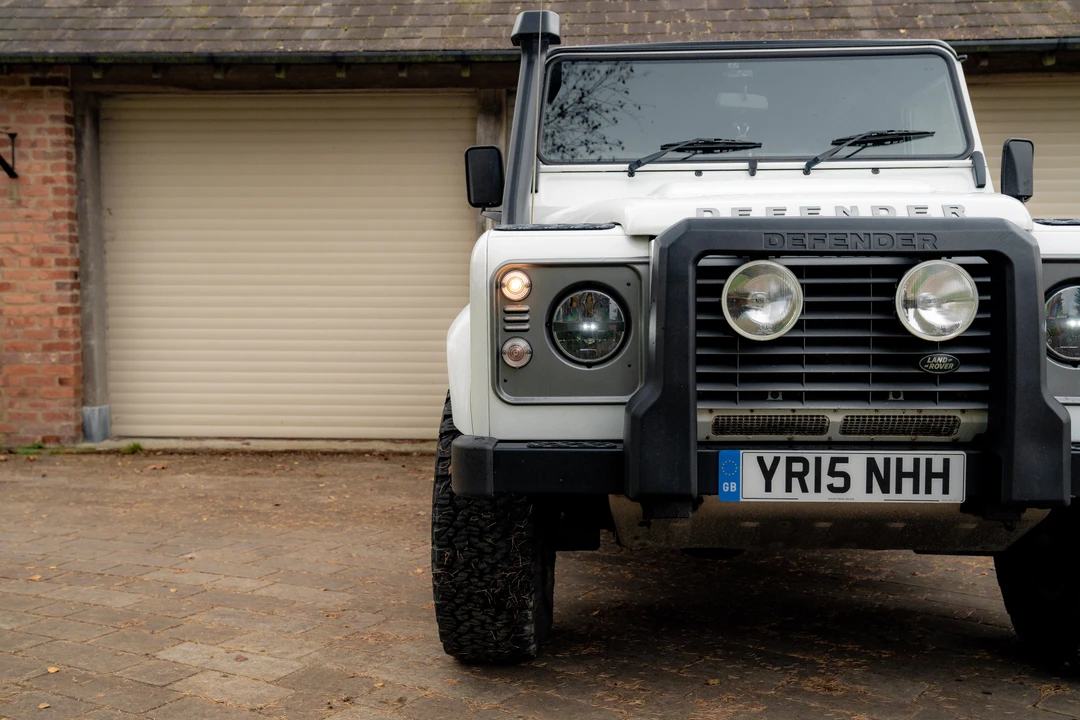 2015 Land Rover Defender 110 - Image 18 of 31