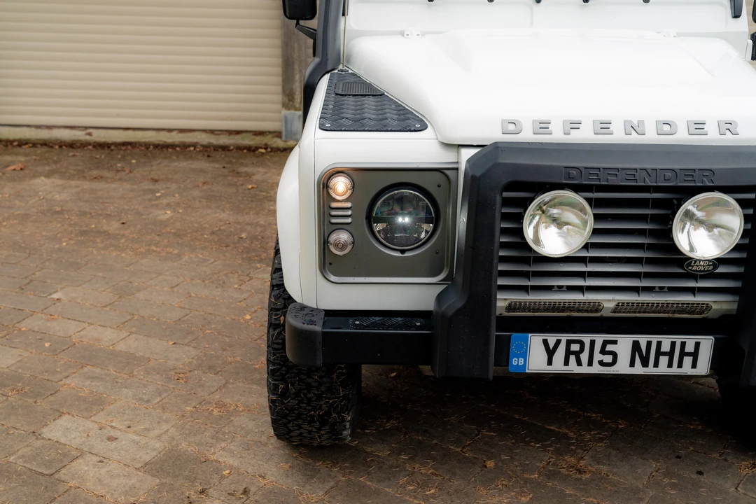2015 Land Rover Defender 110 - Image 20 of 31