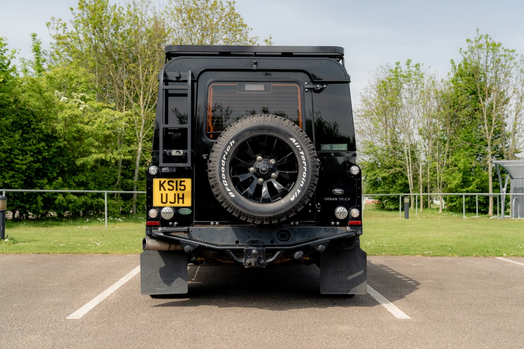 2015 Land Rover Defender 110 - Image 6 of 31