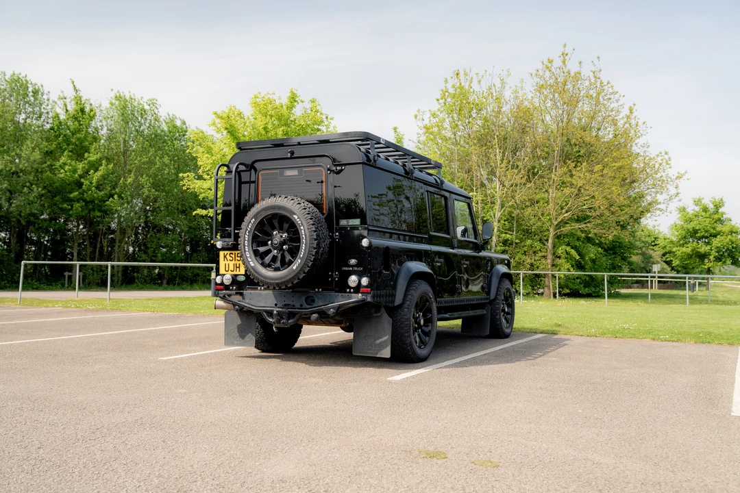 2015 Land Rover Defender 110 - Image 15 of 31