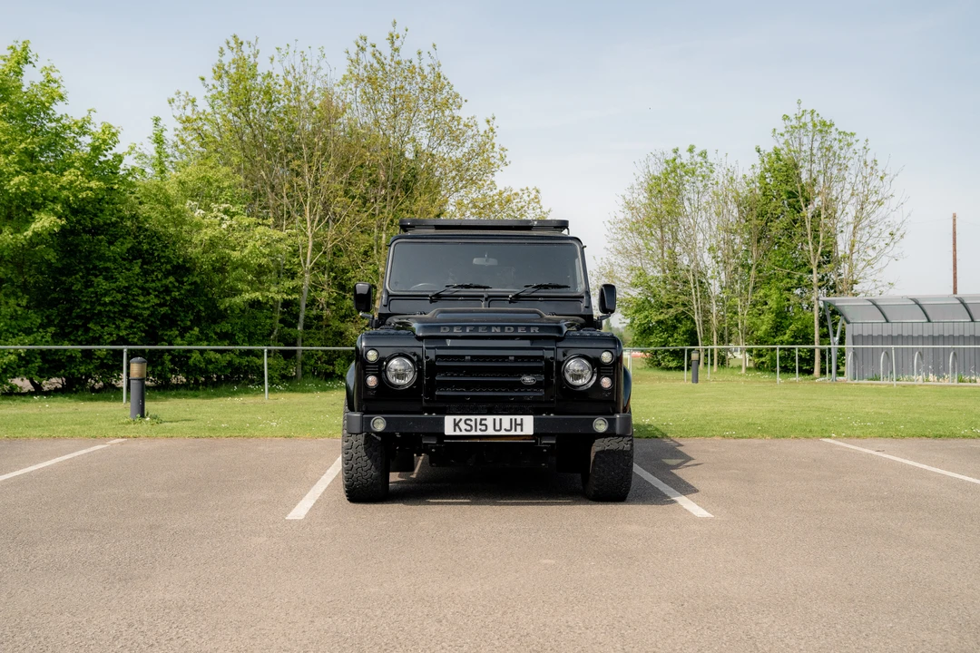 2015 Land Rover Defender 110 - Image 10 of 31