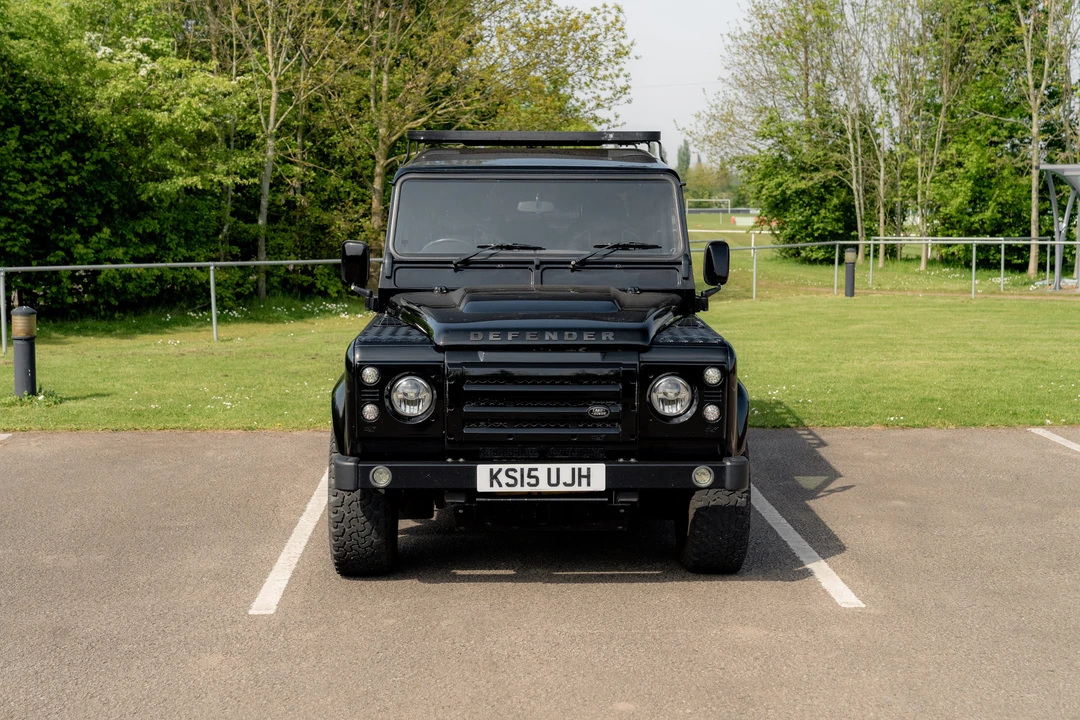 2015 Land Rover Defender 110 - Image 17 of 31