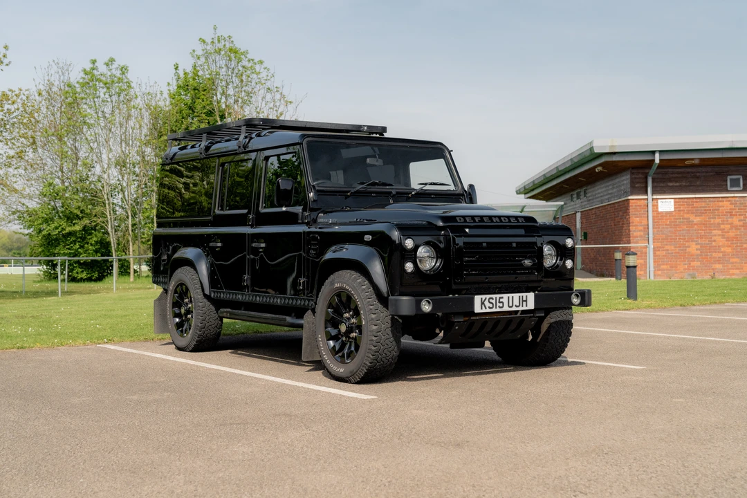 2015 Land Rover Defender 110 - Image 9 of 31