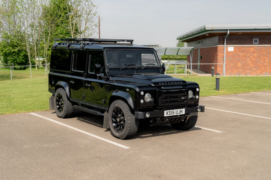 2015 Land Rover Defender 110 - Image 16 of 31