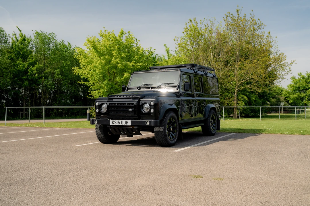 2015 Land Rover Defender 110 - Image 3 of 31