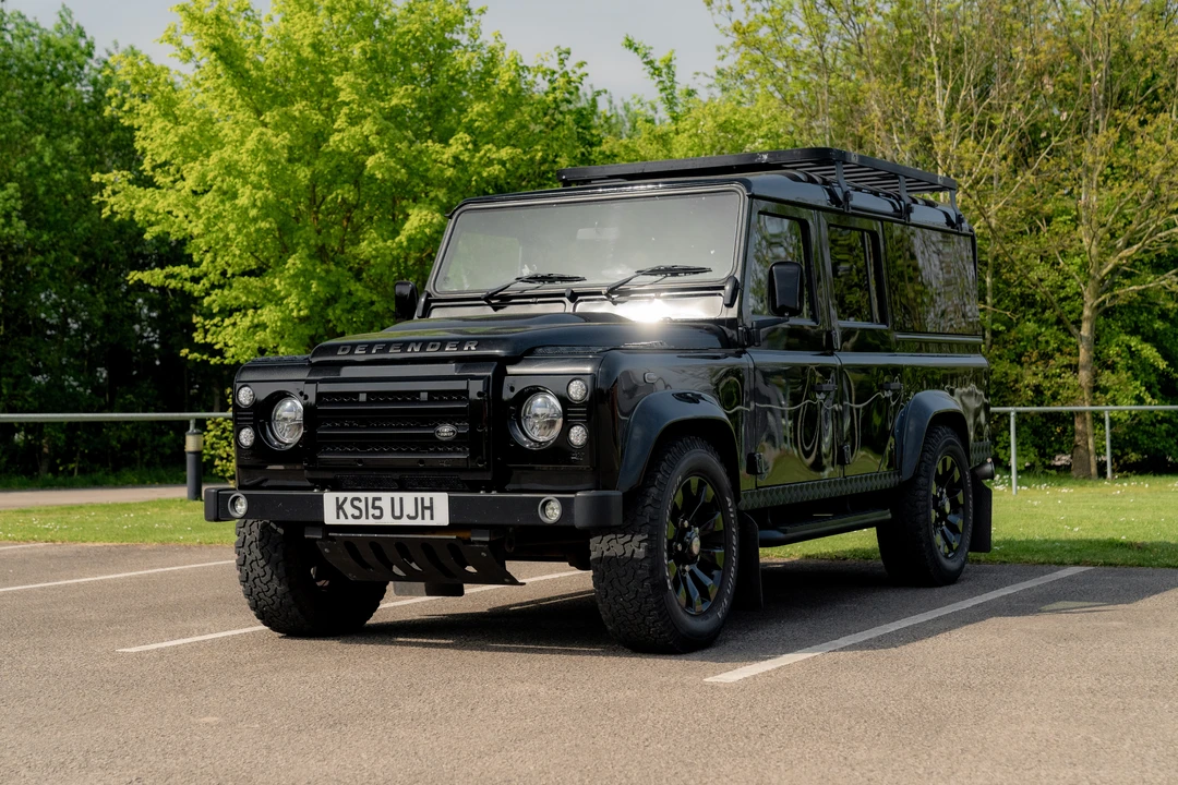 2015 Land Rover Defender 110 - Image 11 of 31