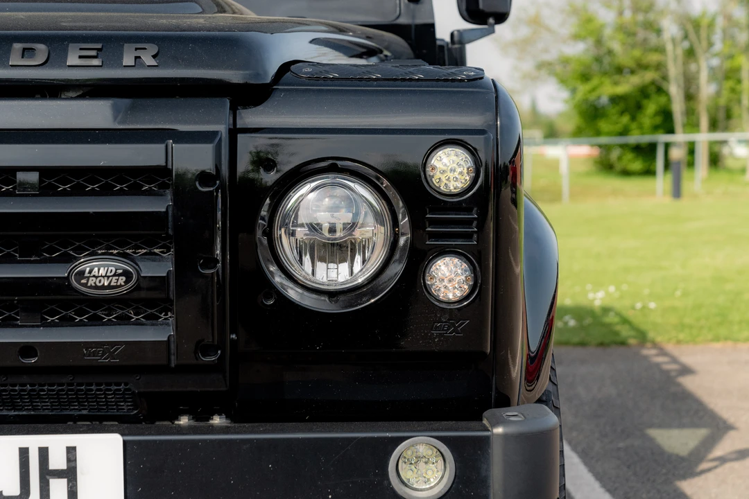 2015 Land Rover Defender 110 - Image 24 of 31