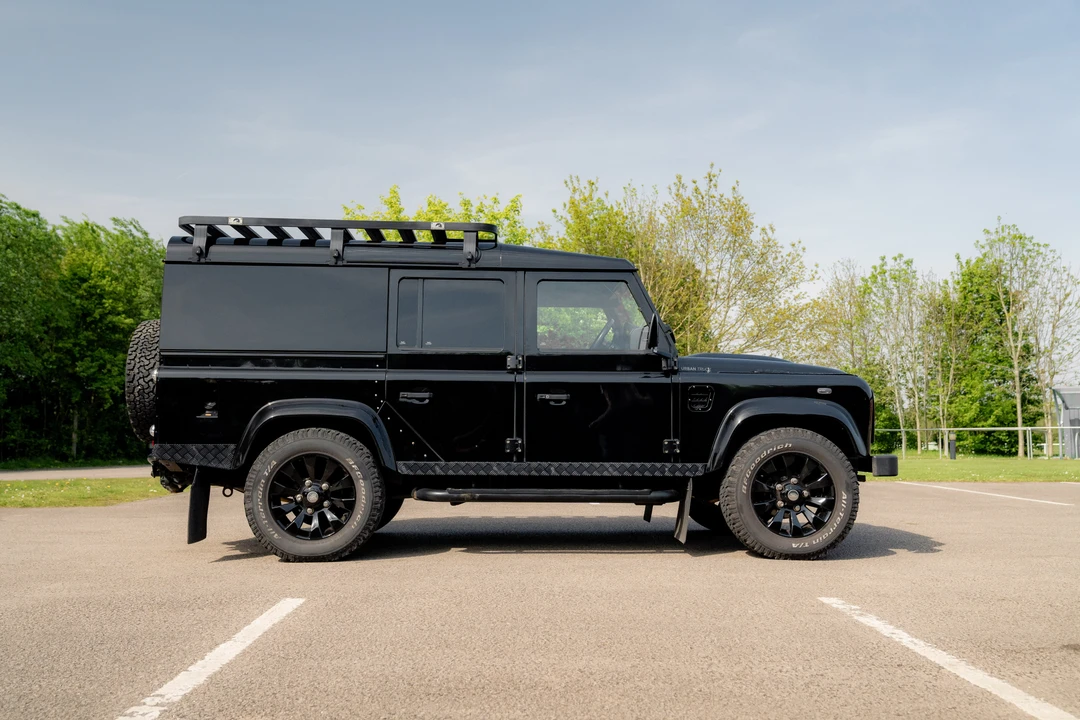 2015 Land Rover Defender 110 - Image 8 of 31