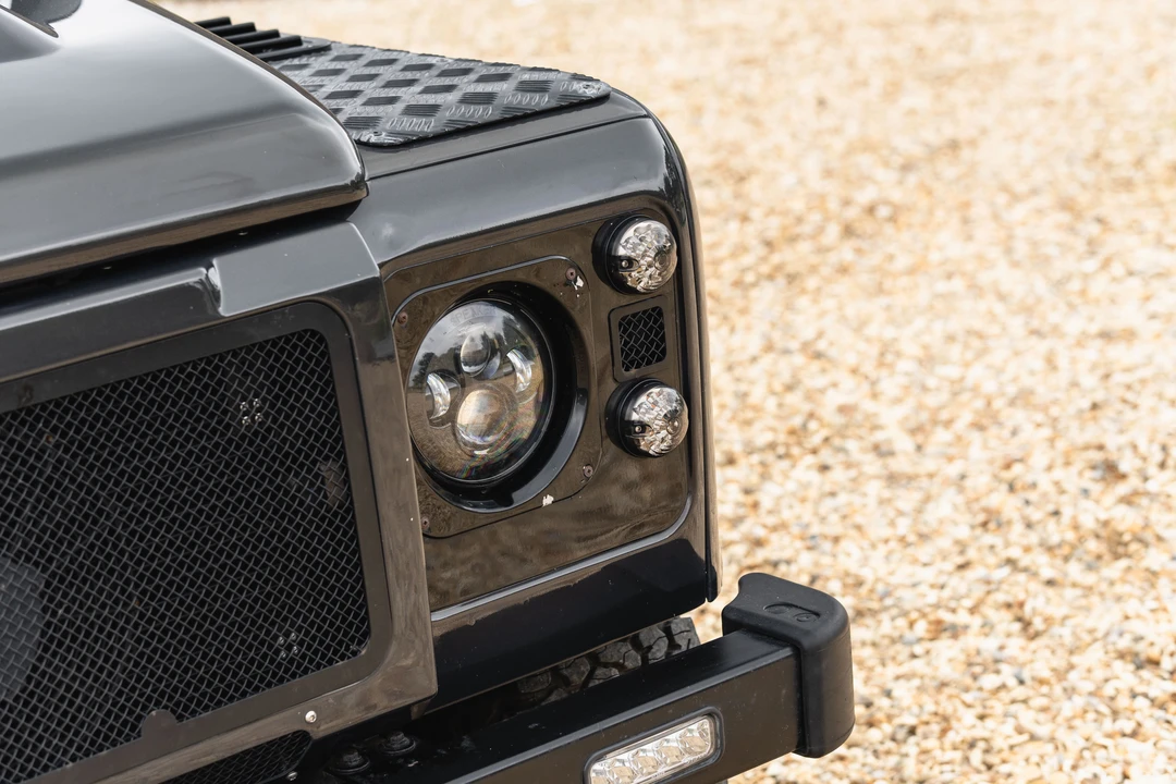 2015 Land Rover Defender 110 - Image 12 of 31