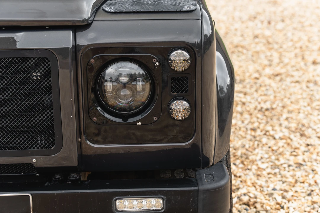 2015 Land Rover Defender 110 - Image 13 of 31